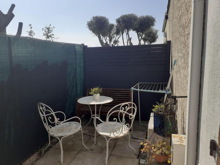 מרסיי Studio- Terrasse -Place De Parking Prive מראה חיצוני תמונה