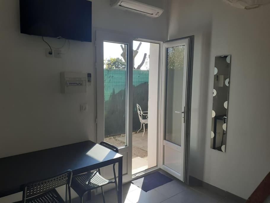 מרסיי Studio- Terrasse -Place De Parking Prive מראה חיצוני תמונה